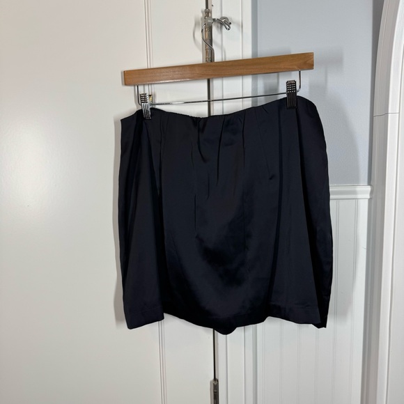 Abercrombie & Fitch Black Satin Skort party going out sexy girly dainty size xl - Picture 9 of 10